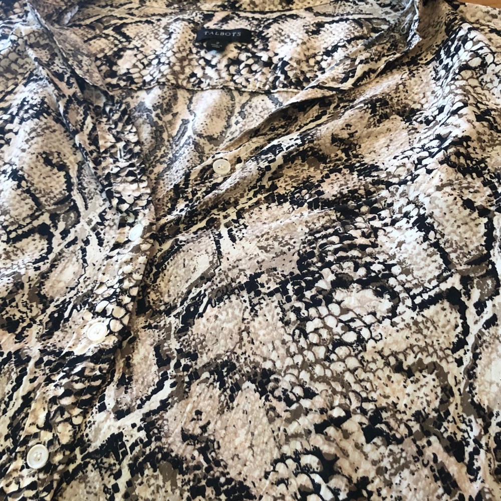 Button down blouse - Picture 2 of 2